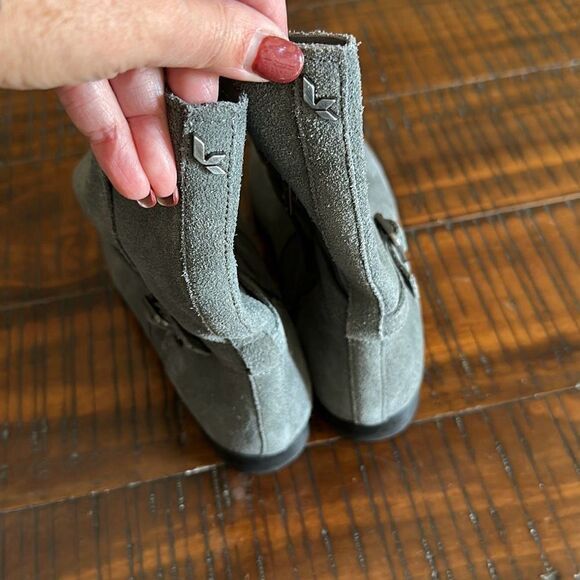 Koolaburra by Ugg gray Elista low calf boots 7 - Picture 3 of 9